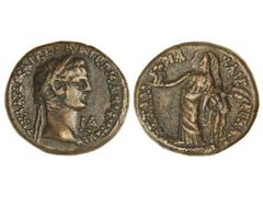 Tetradracma. 41-54 d.C. CLAUDIO y MESALINA. ALEJANDRÍA (EGIPTO). Anv.: Busto laureado a derecha, alrededor leyenda. Rev.: Mesalina en pie a izquierda con dos niños en la mano derecha, alrededor leyend