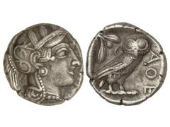 Tetradracma. 449-413 a.C. ATENAS. Anv.: Cabeza de Atenea con casco a derecha. Rev.: Lechuza en pie a derecha, delante A¶E, detrás rama de olivo y creciente. 16,90 grs. AR. Se-2526. EBC-.