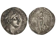 Tetradracma. 113-95 a.C. ANTÍOCO IX. REINO SELÉUCIDA. Anv.: Cabeza diademada a derecha. Rev.: Atenea en pie a izquierda sosteniendo a Nike, delante y detrás leyenda, todo dentro de corona de laurel. 1