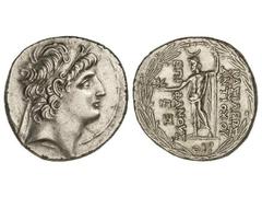 Tetradracma. (121-96 a.C.). ANTÍOCO VIII. REINO SELÉUCIDA. Anv.: Cabeza diademada a derecha. Rev.: Zeus con estrella y cetro, delante y detrás leyenda. 16,07 grs. AR. Se-7144 var. EBC-/EBC.