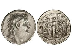 Tetradracma. 138-129 a.C. ANTÍOCO VII. REINO SELÉUCIDA. Anv.: Cabeza diademada a derecha. Rev.: Atenea en pie a izquierda sosteniendo a Nike, delante y detrás leyenda. 16,40 grs. AR. Se-7092. MBC/MBC+