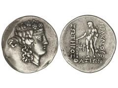 Tetradracma. 148 a.C. THASOS. Anv.: Cabeza de Dionisos con corona de hiedra a derecha. Rev.: Hércules en pie a izquierda, con clava y piel de león, alrededor leyenda. 16,8 grs. AR. (Golpecito en anver