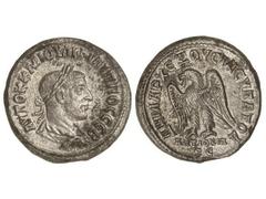 Tetradracma. Acuñada el 244 d.C. FILIPO I. ANTIOQUÍA. SYRIA. Anv.: Cabeza laureada a derecha, alrededor leyenda. Rev.: Águila en pie a izquierda, alrededor leyenda. 12,60 grs. Ve. SNG-COP-262. EBC-.
