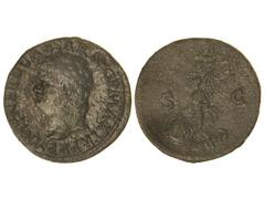 Dupondio. Acuñada el 54-55 d.C. NERÓN. Anv.: IMP. NERO CAESAR AVG. P. MAX. TR. P. P. P. Cabeza descubierta a izquierda, abajo un globo. Rev.: S. C. Victoria en vuelo a izquierda con un escudo con leye