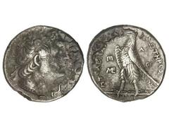 Tetradracma. 246-221 a.C. PTOLOMEO III. REINO PTOLEMAICO DE EGIPTO. Anv.: Cabeza diademada a derecha. Rev.: Águila en pie a izquierda, alrededor leyenda y monogramas. 13,72 grs. (Oxidaciones). Se-7811