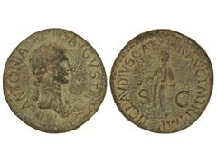 Dupondio. Acuñada el 41-42 d.C. ANTONIA. Anv.: ANTONIA AVGVSTA. Busto a derecha. Rev.: TI. CLAVDIVS CAESAR AVG. P. M. TR. P. IMP. S. C. Claudio en pie a izquierda. 12,78 grs. Pátina verdosa. C-6. MBC-