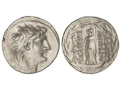 Tetradracma. 138-129 a.C. ANTÍOCO VII. REINO SELÉUCIDA. Anv.: Cabeza diademada a derecha. Rev.: Atenea en pie a izquierda, sosteniendo a Nike, delante y detrás leyenda. 16,47 grs. Se-7902. MBC+.