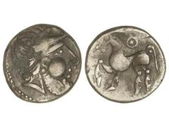 Tetradracma. Siglo II a.C. SYRMIA. CELTAS DEL ESTE. Anv.: Cabeza de Zeus a derecha. Rev.: Caballo a izquierda, con círculo y punto encima. 9,23 grs. AR/AE. Posiblemente forrado. Ota-196. MBC.