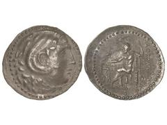 Tetradracma. 336-323 a.C. ALEJANDRO MAGNO. MILETOS. Anv.: Cabeza de Hércules con piel de león a derecha. Rev.: Zeus entronizado a izquierda, detrás leyenda delante ¶león y símbolo. 16,86 grs. AR. Páti