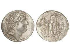 Tetradracma. 138-129 a.C. ANTÍOCO VII. REINO SELÉUCIDA. Anv.: Cabeza diademada a derecha. Rev.: Atenea en pie con Nike a izquierda, delante y detrás leyenda. 16,42 grs. AR. Se-7091. EBC-/MBC+.