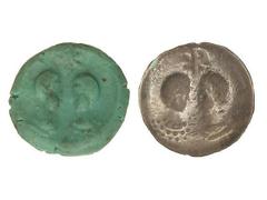 ROMAN COINS: ROMAN EMPIRE Sello incuso. Siglo III-IV d.C. ¿CONSTANTINO y HELENA? . Anv.: Bustos afrontados, Chi-Ro (Cristograma) encima. 2,52 grs. AR. Similar al Museo de Ontario (accession number 201