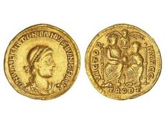 ROMAN COINS: ROMAN EMPIRE Sólido. Acuñada el 375-378 d.C. VALENTINIANO II. Anv.: D.N. VALENTINIANVS IVN. P. F. AVG. Busto a derecha con coraza y diadema. Rev.: VICTORIA AVGG. En exergo: TROBT. Dos emp