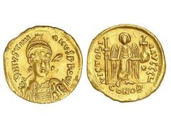 BYZANTINE COINS Sólido. JUSTINIANO I (527-565 d.C.). CONSTANTINOPLA. Anv.: D. N. IVSTINIANVS P. P. AVG. Busto con casco y lanza. Rev.: VICTORIA AVGGG L. En exergo: CONOB. Ángel en pie con cruz y globo