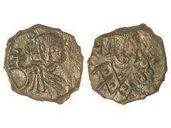 BYZANTINE COINS Follis. NICÉFORO (802-811). SIRCUSA. Anv.: Busto de frente. Rev.: Busto con Clamis de frente. 3,92 grs. AE. Bonita pátina. RARA. Se-1611. MBC.