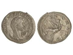 ROMAN COINS: ROMAN EMPIRE Antoniniano. Acuñada el 254 d.C. MARINIANA. Anv.: DIVAE MARINIANAE. Busto con velo a derecha, sobre media luna. Rev.: CONSECRATIO. Mariniana con velo y cetro, remontándose a 