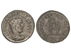 Tetradracma. Acuñada el 244-249 d.C. FILIPO I. SELEUCIS y PEIRIA. Anv.: Busto radiado a derecha, alrededor leyenda. Rev.: Águila en pie a izquierda sobre espiga, alrededor leyenda. 12,90 grs. AR. GIC-