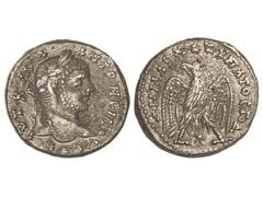 Tetradracma . CARACALLA . LAODICEA AD MARE . Anv.: Busto laureado a derecha. Rev.: Águila de frente con las alas extendidas, debajo estrella. 13,62 grs. AR. Prieur-1179. MBC/MBC+ .