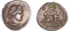 ROMAN REPUBLICAN COINS Jules César - Denier (46-45 av. J.-C.) A/ Anépigraphe. Buste diadémé et drapé de Vénus à droite. R/ CAESAR. à l'exergue. Trophée gaulois formé d'un casque, d'une cuirasse, de bo