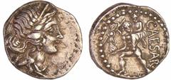 ROMAN COINS Jules César - Denier (47-46 av. J.-C.) A/ Anépigraphe. Tête diadémée de Vénus à droite, portant des boucles d'oreilles et un collier. R/ CAESAR. Enée nu marchant à gauche, tenant le pallad