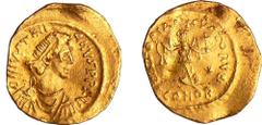 BYZANTINE COINS Justinien 1er - Trémissis (527-563, Constantinople) A/ D N IVSTINIANVS PP AVG. Buste à droite. R/ VICTORIA AVGVSTORVM // CONOB. La Victoire tenant une couronne et un globe surmonté d'u