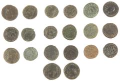 Ancient coins in lots Ancient coins in lots - Roman coinage - A lot Roman small bronze Folles: Constantinus I and II, Licinius, Crispus, Valentinianus etc. - in total 20 pieces, mainly 4th century, in