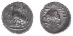 Ancient coinage / Italy Italy - Sicily - Akragas - AR Litra (c. 450-440 BC, 0.55g) - Eagle standing left on Ionic capital / Crab, mark of value below (HGC 2, 121) - fine grey patina, old cabinet tone,