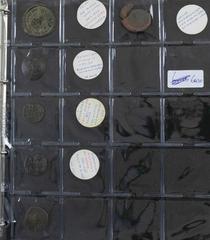 Ancient coins in lots - Byzantine coinage Ancient coins in lots - Byzantine coinage - A small lot Byzantine coins: A large Follis of Justinianus I (S. 163), a Bi. Trachy of Isaac II (S. 2003), a small