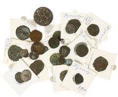 Ancient coins in lots - Small collection of 13 Byzantine Folles (worn), 2 Roman Folles, 3 Antoniniani incl. Salonina and Postumus, 2 Denarii and 5 other ancient coins - avg. F to VF