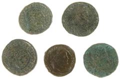 Ancient coins in lots - Mixed lot with 5 late Roman bronze coins: Galerius Maximianus (2x, S. 14372 + 14508), Julianus II (AE1, LRBC 1620, Bull), Jovianus (cf. S. 4085) and Diocletianus (illegible) - 