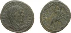 Roman Imperial Coinage - Constantinus I (306-337) - For Divus Claudius II Gothicus (268-270) - AE Half Follis Siscia AD 317-318, 1,56 g) - Bust with laurel wreath and veil right / Divus Claudius seate