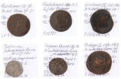 Ancient coins in lots - Mixed lot with 2 Antoniniani (Salonina and Traianus Decius), 1 Follis of Diocletianus, 1 As of Domitianus and 2 Sestertii (Gordianus III (holed) and Philippus I), all avg. VF t