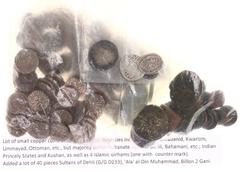 Munten buitenland in doosjes - Arabische Rijken - Lot of small copper coins of various Islamic dynasties incl. Mamluk, Mehrabanid, Kwarizm, Ummayad, Ottoman etc., but majority Indian Sultanate coins o