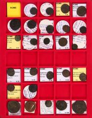 Ancient coins in lots Ancient coins in lots - A mixed lot Roman bronze coins with 14 mainly small Folles (including Iovianus, Delmatius, Honorius etc.), 7 Antoniniani (including Postumus, Tetricus, Vi