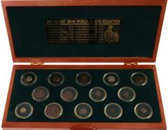 Ancient coins in lots Ancient coins in lots - A luxury wooden presentation box with collection 'The ancient Greek world: 14 coin collection' with 10 bronze coins and 4 x silver from the 5th century BC