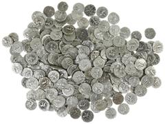 Ancient coins in lots Ancient India - Indo-Scythians - A large and interesting lot with AR/billon drachms: Azilises, c.57-35 BC, King mounted with spear / city deity, (Senior type 56 ); Azes (I&II), c