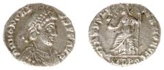 Roman Imperial Coinage Honorius (393-423) - AR Siliqua (Mediolanum ca AD 402, 1.21 g) - Pearl-diademed, draped and cuirassed bust right / VIRTVS ROMANORVM Roma seated left on cuirass, holding Victory 