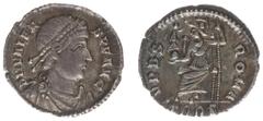 Roman Imperial Coinage Valens (364-378 n.Chr.) - AR Siliqua (Trier AD 368-75, 2.18 g) - DN VALENS PF AVG, diadamed, draped and cuirassed bust right / VRBS ROMA, Roma seated on throne, holding Victory 