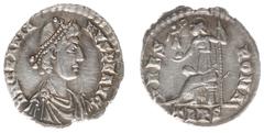 Roman Imperial Coinage Gratianus (367-383) - AR Siliqua (Treveri AD 368-75, 1.78 g) - DN GRATIANVS P F AVG, diademed, draped and cuirassed bust right / VRBS ROMA, Roma seated left on throne, holding V