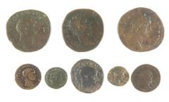 Ancient coins in lots - Roman coinage Ancient coins in lots - Roman coinage - Lot 8x Divus-Divo Coins: Divus Ant. Pius, AE Sestertius pyramidal crematorium RIC 1268, AE Sestertius column of Ant. Pius 
