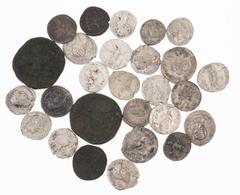 Ancient coins in lots Roman coinage - A mixed lot of Roman coins: 22 Denarii incl. Julia Mamaea (3), Severus Alexander (3), Antoninus Pius (2), Geta (2), Diva Faustina Mater, Caracalla, Julia Domna, S