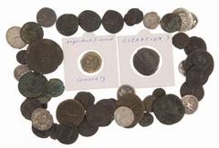 Ancient coins in lots Roman coinage - A mixed lot ancient coins, mainly Roman, including 8 Denarii (incl. Caesar, 2 x Republican, Marcus Aurelius, Julia Domna etc.), 13 Antoniniani (incl. Postumus, Ph
