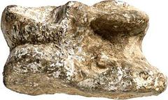 ANTIKE GEWICHTE ÖSTLICHES MEDITERRANEUM. Griechisch-römische Zeit (4./1.Jh.v.Chr.). AE-Distateron (2 Statere) astragalförmig 24/14/12mm 23,7g. For. de Roch. 48. MZ - . aus Berliner Handel. R dicke Mee