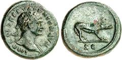 RÖMER RÖMISCHES KAISERREICH. TRAIANUS 98-117. AE-Quadrans (109/117) 3,19g. Büste mit Pallium hinterm Hals und mit Lorbeerkranz n.r. IMP CAES NERVA TRAIAN AVG / Wölfin von Lanuvium steht in Abwehrhaltu