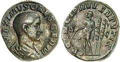 RÖMER RÖMISCHES KAISERREICH. Maximus Caesar 235-238. AE-Sesterz (236/238) 30/27mm 19,47g. Palliumbüste n.r. MAXIMVS CAES GERM / PRINCIPI IVVENTVTIS - S - C Maximus steht in Rüstung, mit Lanze und Viti