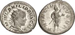 RÖMER RÖMISCHES KAISERREICH. Philippus II., Caesar 244-247. Antoninian (245) 4,78g. Palliumbüste m. Strkr. n.r. M IVL PHILIPPVS CAES / PRINCIPI IVVENT Philippus steht in Rüstung n.r. RIC 216c, C. 54. 