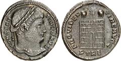 RÖMER RÖMISCHES KAISERREICH. CONSTANTINUS I. der Große, Augustus 306(310)-337. AE-Follis 19mm (327) 2,33g, Trier, 1. Offizin. Kopf mit Lorbeerkranz n.r. CONSTAN-TINVS AVG / PROVIDEN-TIAE AVGG Lagertor