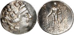 Tetradrachmon (100/80 v.Chr.) 16,8g. Kopf des Dionysos mit Efeukranz n.r. / HPAKLEOYS SWTHROS QASIWN Herakles steht nackt, mit Löwenfell und Keule, n.l., l. im Feld Mgr. für MH. SNG Cop. 1040ff. SNG.W