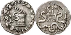 Tetradrachmon (Kistophoros) (137/134 v.Chr.) 12,19g. Wunderkiste mit Schlange im Efeukranz / 2 Schlangen ringeln sich um Gorytus; l. EFE; oben Artemis v.v.; r. Hahn n.r. Kleiner/Noe 52f Serie 38 Tf. 1