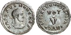 RÖMER RÖMISCHES KAISERREICH. Crispus Caesar 317-326. AE-Follis 20mm (320) 2,41g, Thessalonica, 4. Off. Paludamentbüste n.r. CRISPVS NOB CAES / CAESARVM NOSTRORVM um VOT V, unten TSDVI. RIC 90 (r5). . 