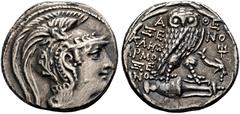 GRIECHISCHE MÜNZEN ATTIKA. ATHEN. Tetradrachmon, neuer Stil, 124-123 v. Chr. Kopf der Athena im attischen Helm mit Helmbusch n. r., darauf Zweig und Greif. Rv. Eule frontal auf Lekythos, im Felde r. D